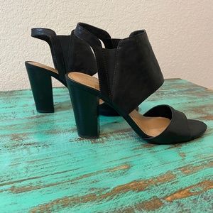 Tahari Open Toed Slingbacks